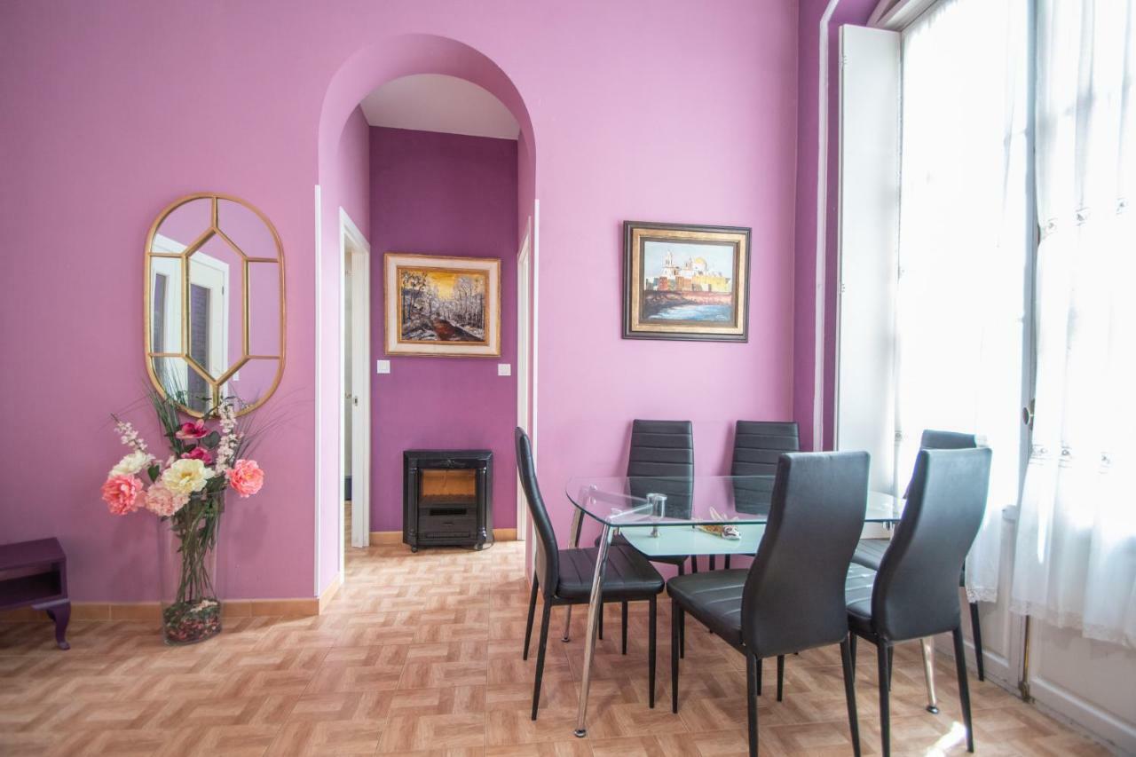 Apartamento Del Arqueologo De Cadiz Luaran gambar