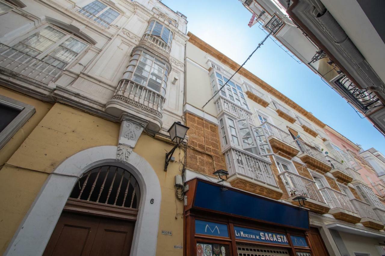 Apartamento Del Arqueologo De Cadiz Luaran gambar