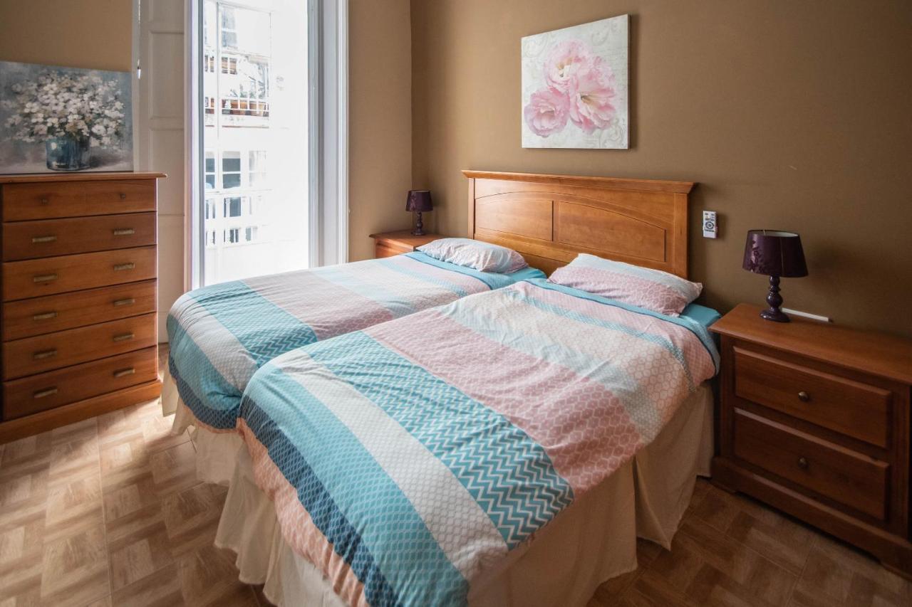 Apartamento Del Arqueologo De Cadiz Luaran gambar